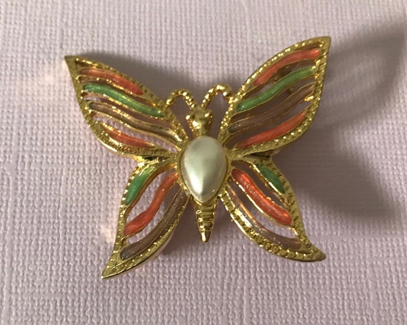 Vintage butterfly brooch, faux pearl butterfly br… - image 9