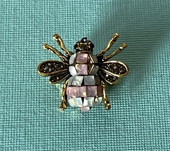 Rhinestone bee pin, blue and purple bee pin, bumble bee pin, bee pin, purple bee pin, insect pin, bee jewelry, blue bee pin, bee brooch, bee