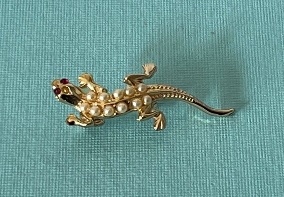 Vintage faux pearl lizard pin, gecko pin, lizard … - image 3