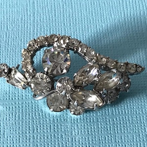 Vintage rhinestone high end flower brooch, vintage rhinestone leaf brooch, bagette rhinestones, wedding brooch, wedding pin, bridal jewelry
