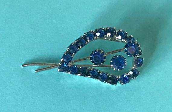 Broche Fleur Statement Piece Signée TAS - Strass AB & Blanc - Diamètre 4 5/8 - Occasion
