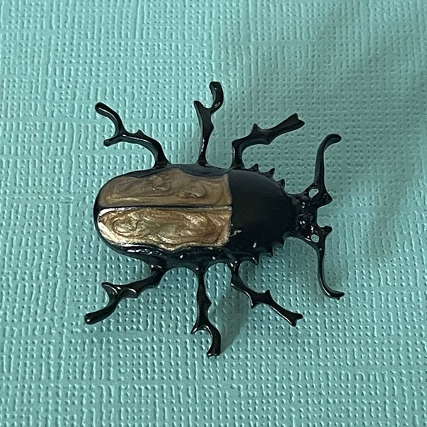 Brown roach brooch, roach pin, beetle pin, bug jewelry, Halloween bug brooch, scarab brooch, locust pin, bug jewelry, water bug, roach pin
