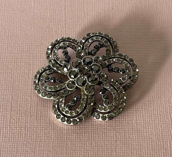 Vintage flower brooch, rhinestone flower pin, dai… - image 2