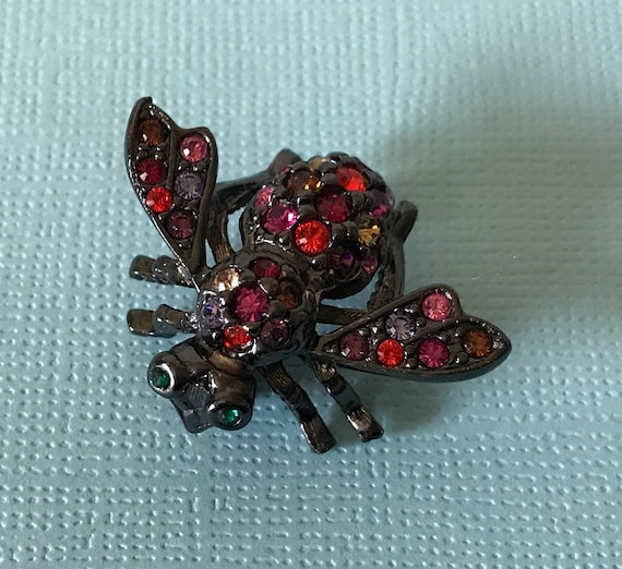 Signed Joan Rivers bee pin, Joan Rivers bee, black
