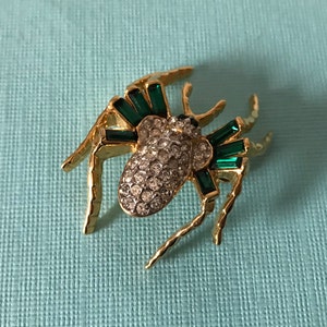 Vintage green rhinestone spider brooch, high end spider pin, spider jewelry, spider brooch, Halloween spider, spider brooch green spider pin image 1