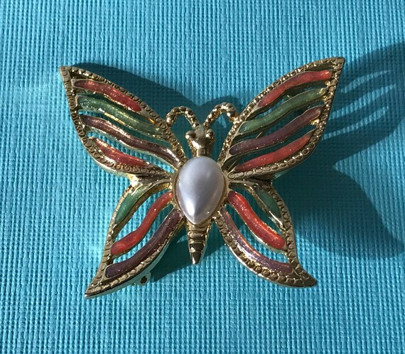 Vintage butterfly brooch, faux pearl butterfly br… - image 3