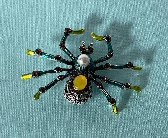 Large spider brooch, rhinestone spider pin, taran… - image 8