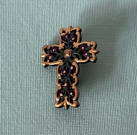 Vintage cross brooch, cross with flowers, gold cr… - image 9