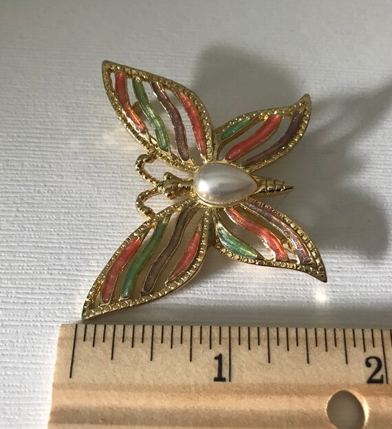 Vintage butterfly brooch, faux pearl butterfly br… - image 8