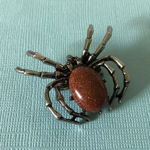 Gold sand stone spider brooch, rust spider brooch, spider jewelry, Halloween spider pin, spider brooch, stone spider pin, Halloween spider