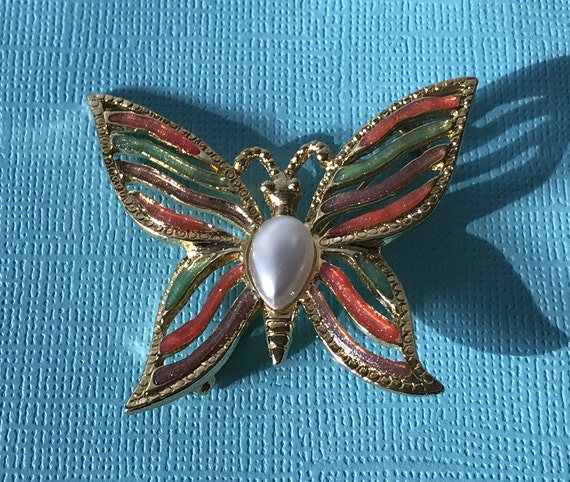 Vintage butterfly brooch, faux pearl butterfly br… - image 1