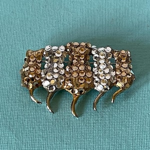 Vintage cat brooch, 5 cat pin, rhinestone cat brooch, cat jewelry, cat gifts, silver and gold cat brooch, cat brooch vintage, cats in a row