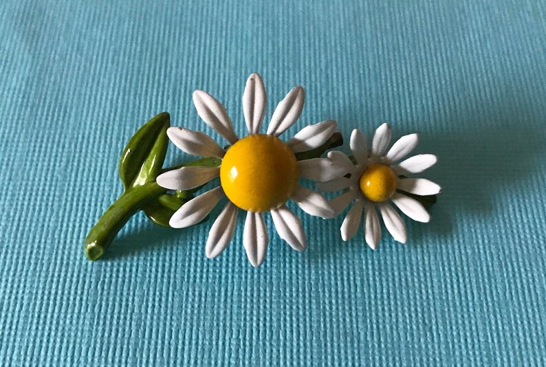 Vintage daisy brooch daisy pin flower brooch daisies daisy image 0