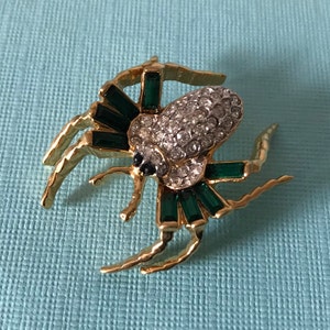 Vintage green rhinestone spider brooch, high end spider pin, spider jewelry, spider brooch, Halloween spider, spider brooch green spider pin image 4