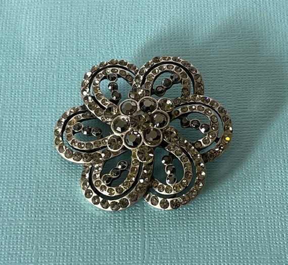 Vintage flower brooch, rhinestone flower pin, dai… - image 3