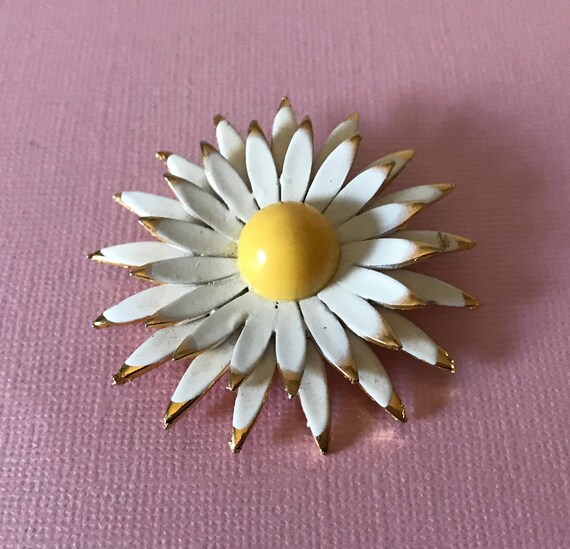Vintage daisy brooch, daisy pin, flower power, bo… - image 6