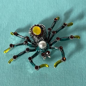 Large spider brooch, rhinestone spider pin, tarantula brooch,  spider brooch, wedding spider pin, lucky spider, Halloween spider brooch