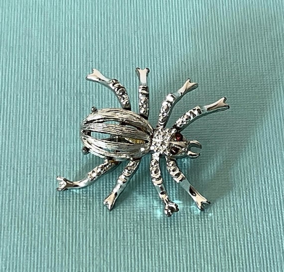 Vintage spider brooch, silver spider pin, spider jewelry, wedding spider brooch, lucky spider, purple eye spider brooch, Halloween spider