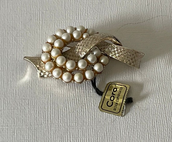 Vintage signed Coro, faux pearl brooch with orign… - image 4