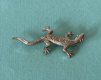 Vintage rhinestone lizard pin, lizard brooch, silver lizard pin, reptile pin, insect pin, bug pin, gecko pin, lizards, lizard brooch, lizard