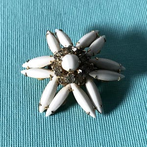 Vintage milk glass flower pin, white milk glass and rhinestone flower brooch flower jewelry, vintage flower pin, milk glass jewelry