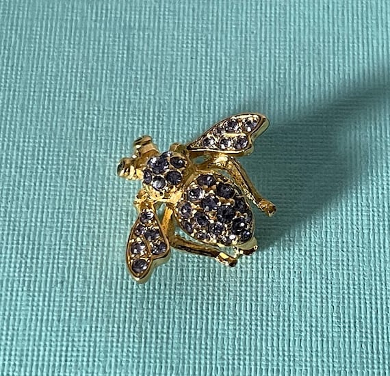 Vintage signed Joan Rivers bee pin, Joan Rivers brooch, Joan Rivers jewelry, crystal bee pin, purple bee pin, bee pins, insect pins, bug pin