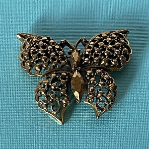 Vintage gold butterfly brooch vintage gold butterfly pin gold tone butterfly butterfly jewelry, butterflies, vintage gold butterfly brooch