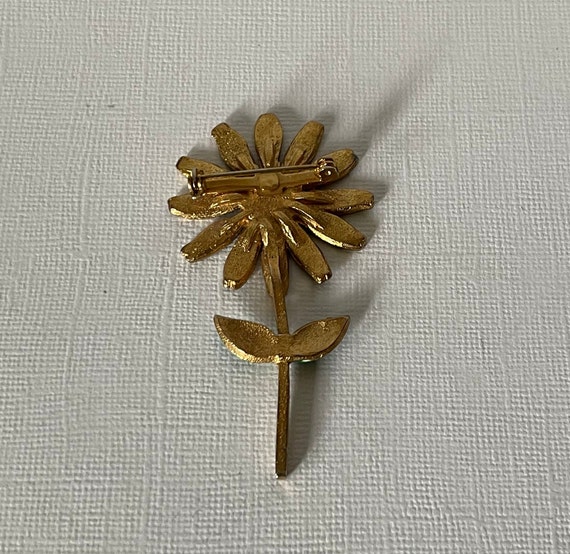 Vintage daisy pin, enamel flower pin, 60s flower … - image 7
