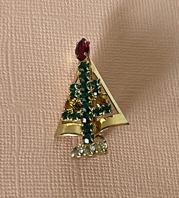 Vintage Christmas tree brooch, rhinestone tree brooch, holiday jewelry, Christmas jewelry, rhinestone Christmas tree pin gold Christmas tree