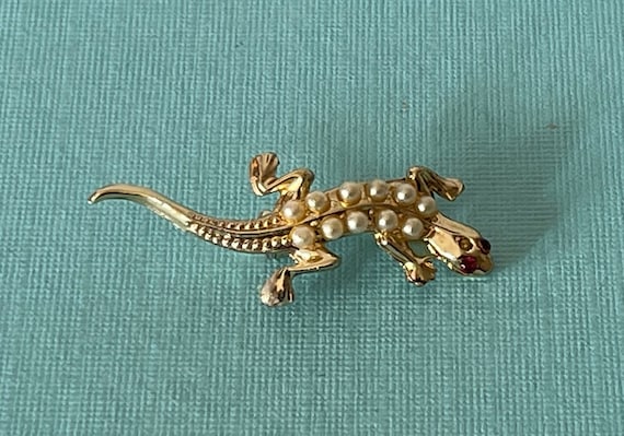 Vintage faux pearl lizard pin, gecko pin, lizard … - image 2