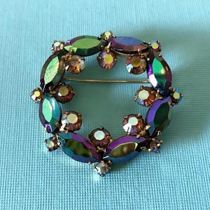 Vintage D&E Juliana navette strass cirkelbroche, vintage strassteen D en E Juliana regenboog strass krans broche, aurora borealis