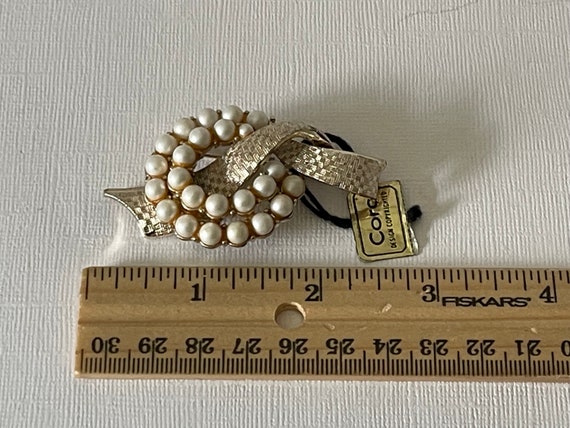 Vintage signed Coro, faux pearl brooch with orign… - image 5