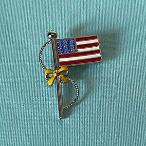 Vintage flag brooch, flag jewelry, USA flag pin, MAGA, yellow ribbon pin, American flag pin, patriotic jewelry, 4th of July pin, USA flag