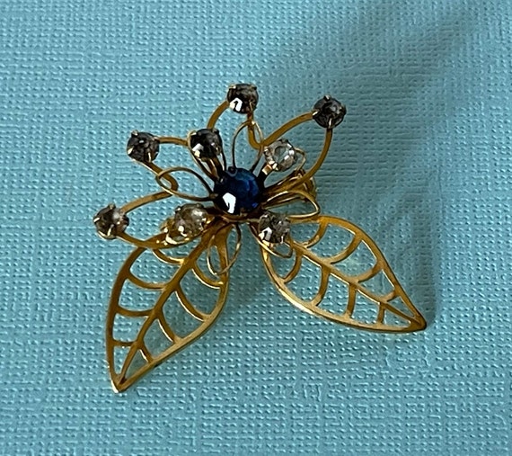 Vintage flower brooch, blue rhinestone flower pin… - image 2