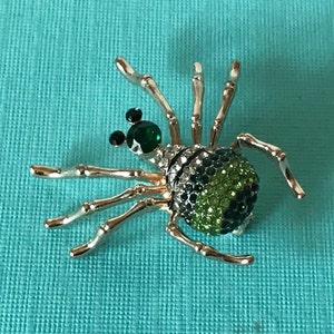 Rhinestone spider pin, green rhinestone spider pin, spider brooch, insect pin, Halloween spider, gold spider pin, spider jewelry, rhinestone