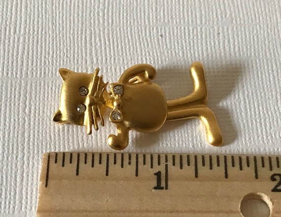 Vintage cat brooch gold cat pin, moveable cat pin… - image 5