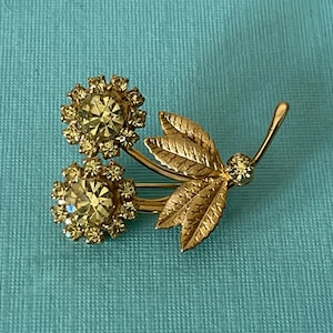 Vintage rhinestone flower pin, high end flower brooch, vintage yellow flower pin, sunflower brooch, flower brooch, daisy, rose, gold flower