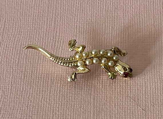 Vintage faux pearl lizard pin, gecko pin, lizard … - image 4