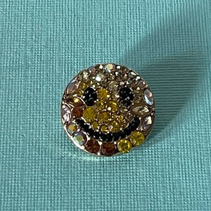 Rhinestone smiley face brooch, emojij brooch, smiling face brooch, 70s, groovy, Happy face brooch, yellow smiling face emoji brooch, smile