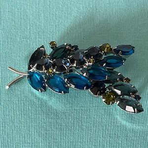 Vintage Juliana-bloembroche, authentieke Juliana-speld navette strass, groene Juliana-speld, blauwe Juliana-broche, vintage Juliana-speld