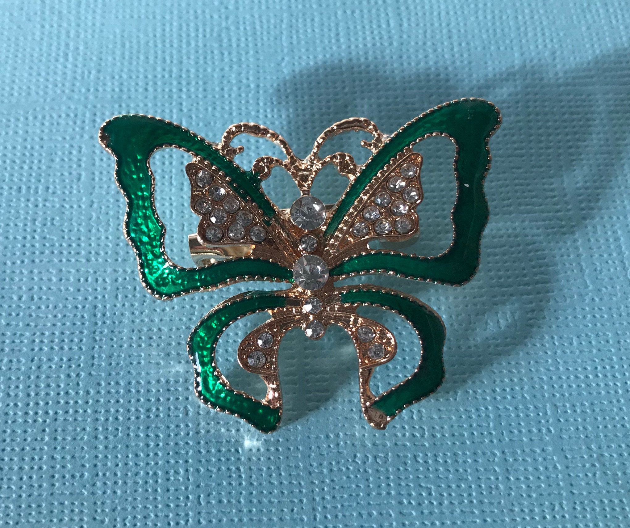 Spilla a Farfalla Vintage Elegante con Grandi Cristalli Color