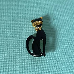 Vintage cat brooch, black cat pin, rhinestone cat pin, cat jewelry, Halloween cat pin, cat gifts, cat brooch vintage, black cat jewelry, cat