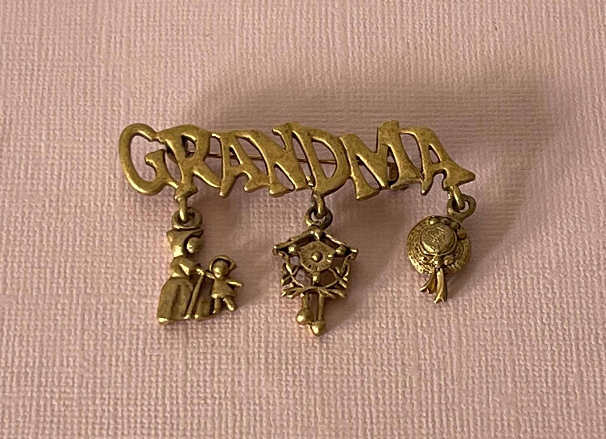 Grandma brooch discount