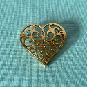 Vintage heart brooch, gold heart brooch, wedding heart pin, heart jewelry, Valentine&#39;s heart pin, heart pin vintage, gold heart pin, heart