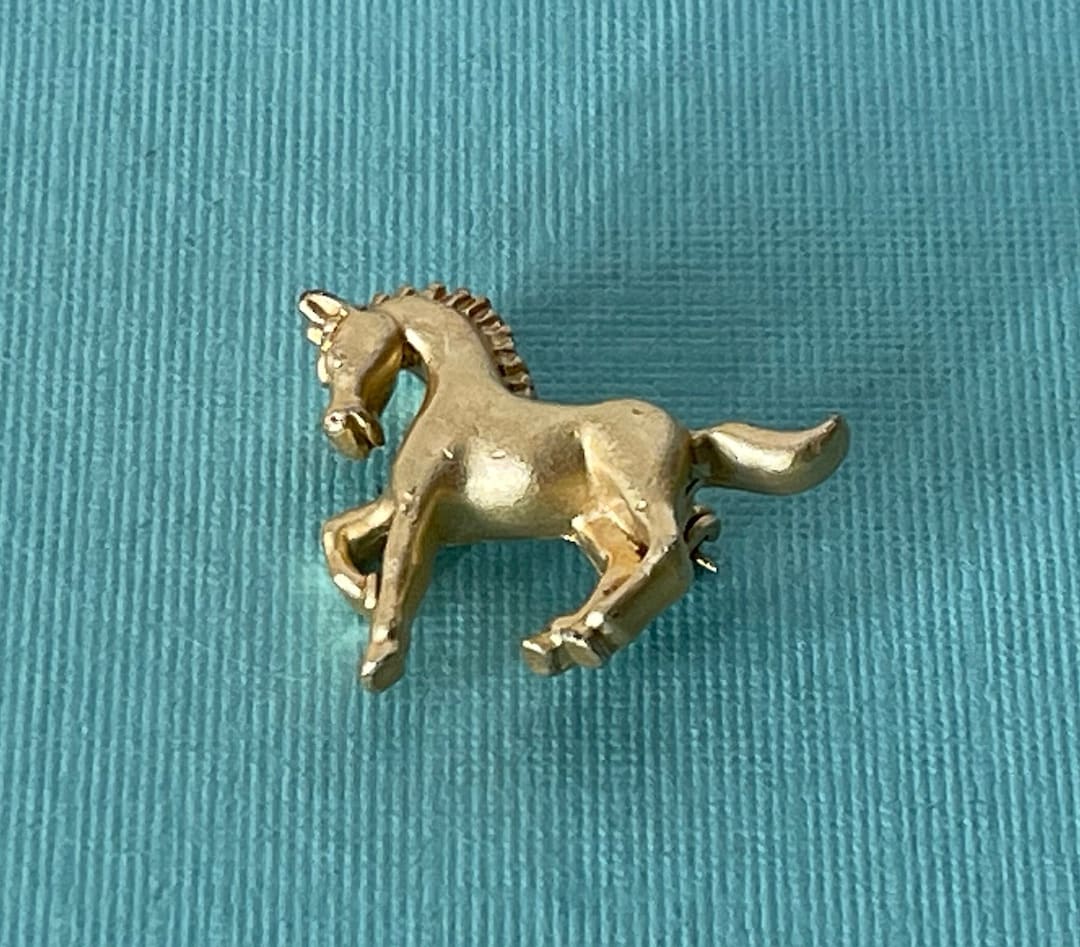 Vintage Horse Brooch, Thoroughbred Horse Pin, Horse Jewelry, Gold Horse