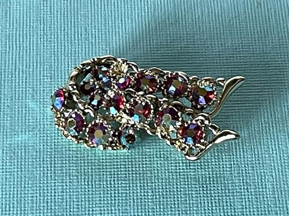 Vintage red aurora borealis rhinestone brooch, vintage aurora borealis rhinestone pin, flower brooch, flower pin, aurora borealis brooch