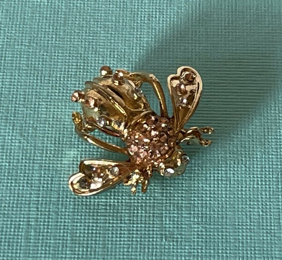 Vintage pink rhinestone bee pin, pink and gold be… - image 1