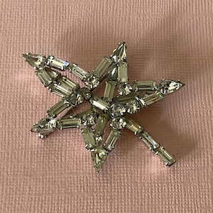 Vintage rhinestone leaf pin, leaf pins, leaf brooch, Toronto Maple leaf pin, wedding pin, wedding jewelry, wedding brooch, rhinestone leaf
