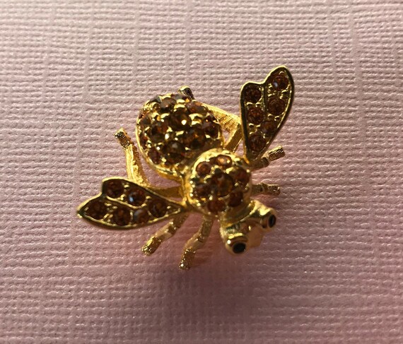 Signed Joan Rivers bee brooch, Joan Rivers amber b