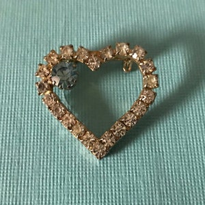 Vintage rhinestone heart brooch, heart pin, blue rhinestone heart, Valentine&#39;s heart pin, wedding heart brooch, heart jewelry, heart brooch